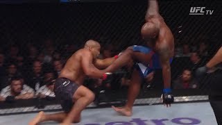 Daniel Cormier&#39;s Perfect Ankle Pick against Derrick Lewis／ダニエル・コーミエの完璧なテイクダウン技術