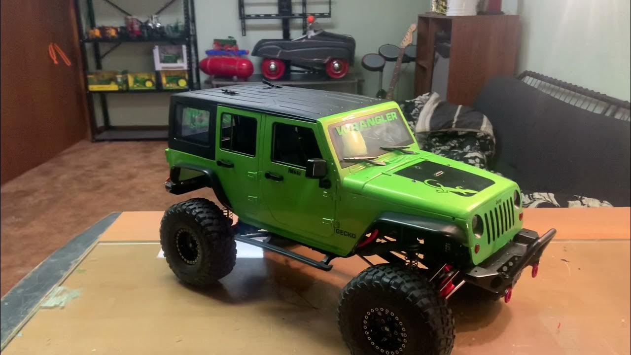 Axial SCX10 Injora Jeep body - YouTube