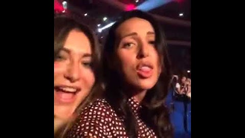Алсу и Жанна Мартиросян на концерте Maroon 5