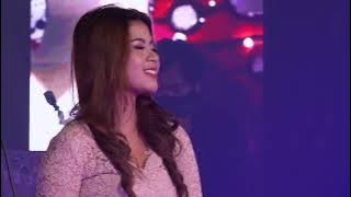 Tri Suaka ft. Nabila Maharani - Tetap Disini Live at JFV21 ( High Quality)