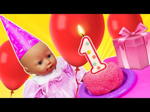 🎂 L'anniversaire de Bébé Annabelle 👶 La poupée a 1 an. Jeux comme maman pour enfants.