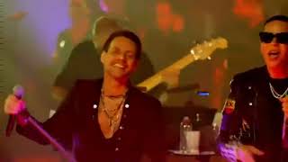 De vuelta pa' la vuelta - Marc Anthony & Daddy Yankee (En vivo - Una noche en concierto) Resimi