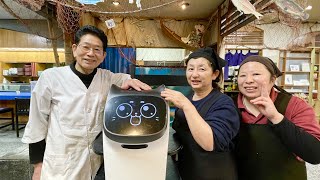 猫型配膳ロボットを老舗40年の和食屋に迎え入れました。