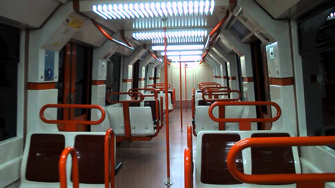 Metro de Madrid - Interior de un 6000 - YouTube