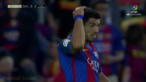Messi Shows Suarez how to score a goal