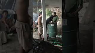 Proses Pembuatan Arang Tempurung Kelapa Oleh Dpd Koprima Amanah Indonesia Kab Baubau Sultra