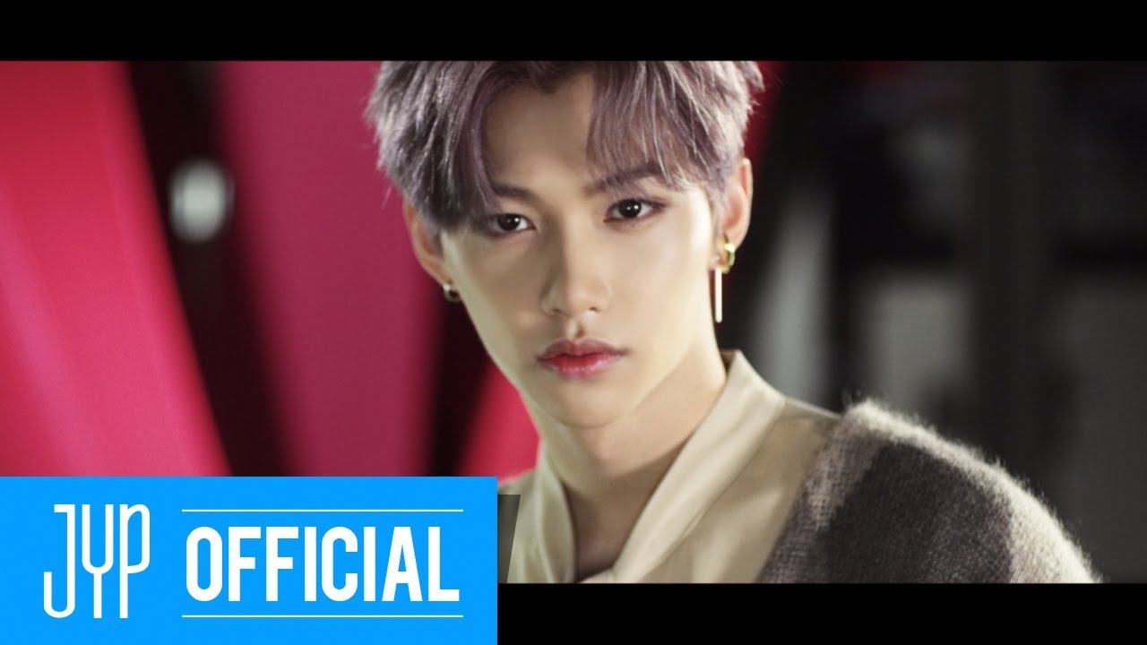 Stray Kids(스트레이 키즈) "Astronaut" M/V accordi