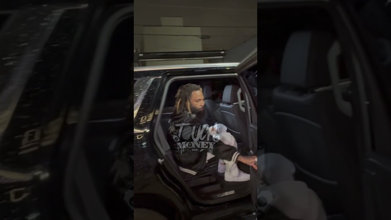 Тон Трамп завершает напряженный день предвыборной кампании в разных штатах…