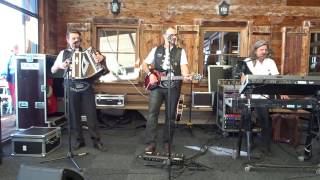 Video thumbnail of "Freddy Pfister Band  -  Die Rose von Südtirol"