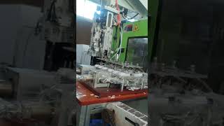 TOPSTAR robot for insert molding