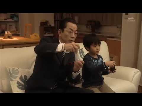 マリオカートをして興奮する杉下右京