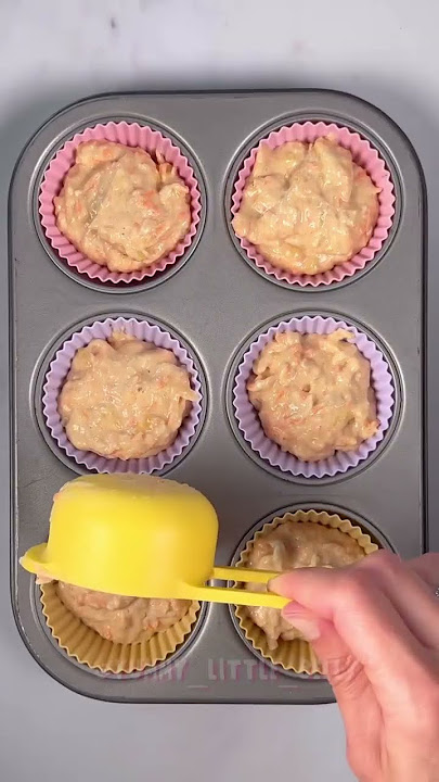 ABC MUFFINS! Ingredients (makes 6–8 muffins) • 2 small ripe bananas (190–200g) • 1 medium apple,