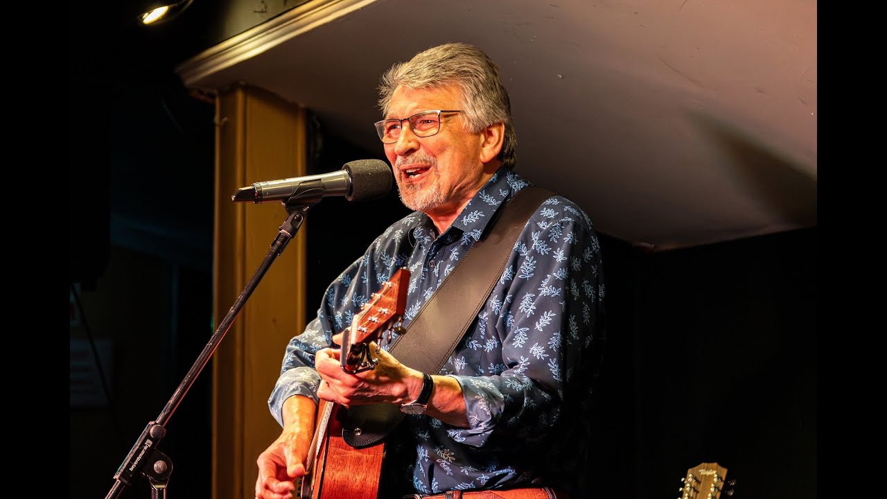 CHARLIE IN THE MEADOW (John Conolly) - BRUCE DAVIES