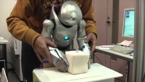Mindful interactions between a robot and a tutor