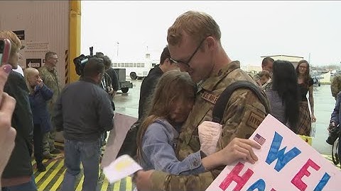 Niagara Falls airbase reservists return home after Middle East deployment
