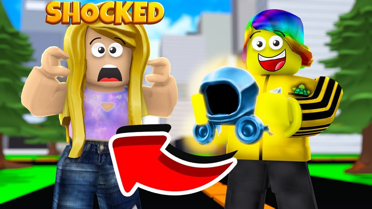 I Gave A Noob Rare Robux Items And Didn T Expect This Reaction - i gave a noob rare robux items and didn t expect this reaction roblox