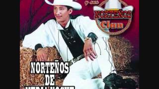 Video thumbnail of "Paco Barron y sus Norteños Clan - A ritmo de la lluvia."