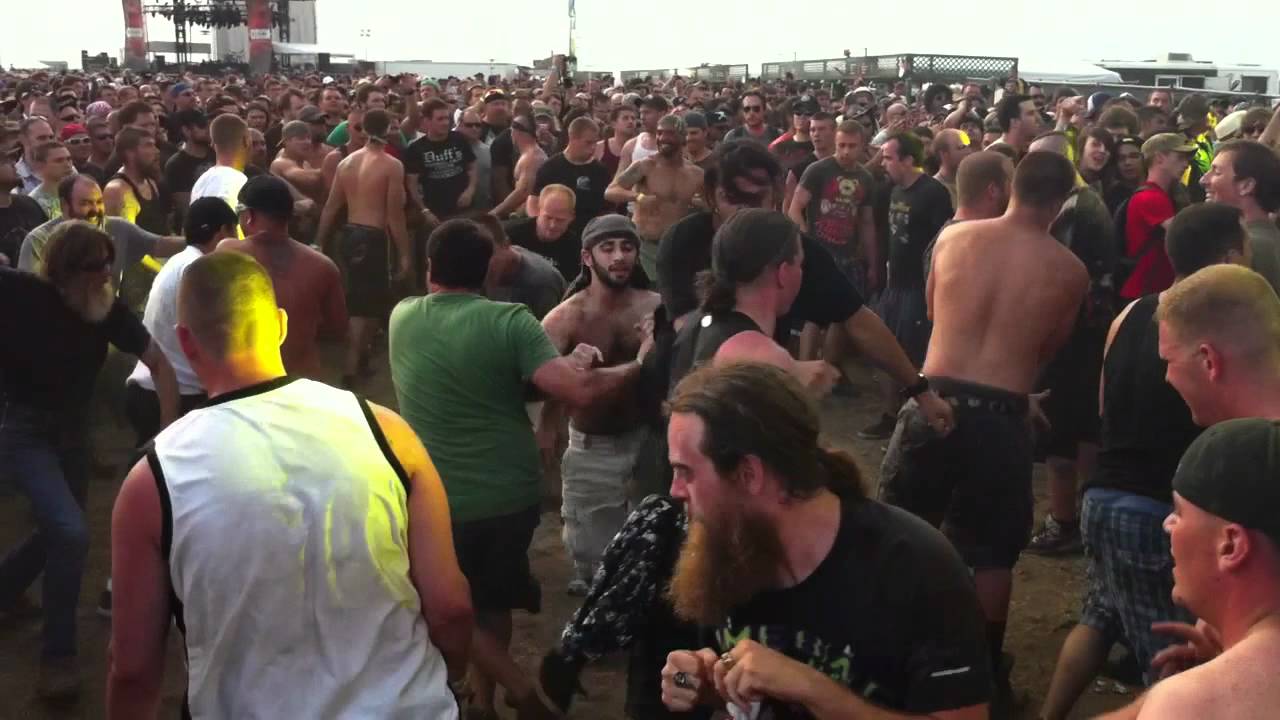 Sepultura mosh pit at Orion Music Festival June 24, 2012 - YouTube