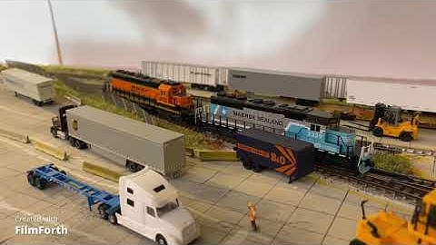 N scale Layout   Running Trains