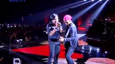 Dewa 19 feat.Ari lasso - Satu Hati & Kirana Karya Ahmad Dhani Live 2012