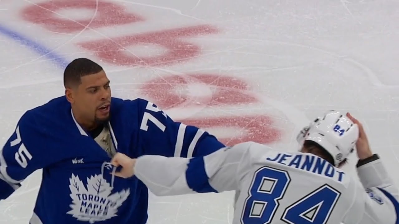 Ryan Reaves takes down Tanner Jeannot