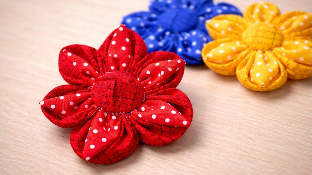 Como fazer flor diferente fuxico com retalhos.