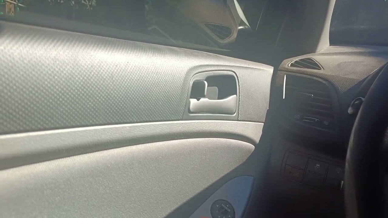 2017 Hyundai Accent SE Sedan lock and unlock door sounds