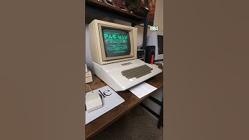 Playing Pac-Man on an Apple II Plus #shorts #retrogaming