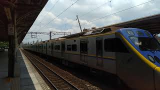 3724次區間車EMU500型台南站進站+出站 交會3167次區間車EMU800型台南站進站