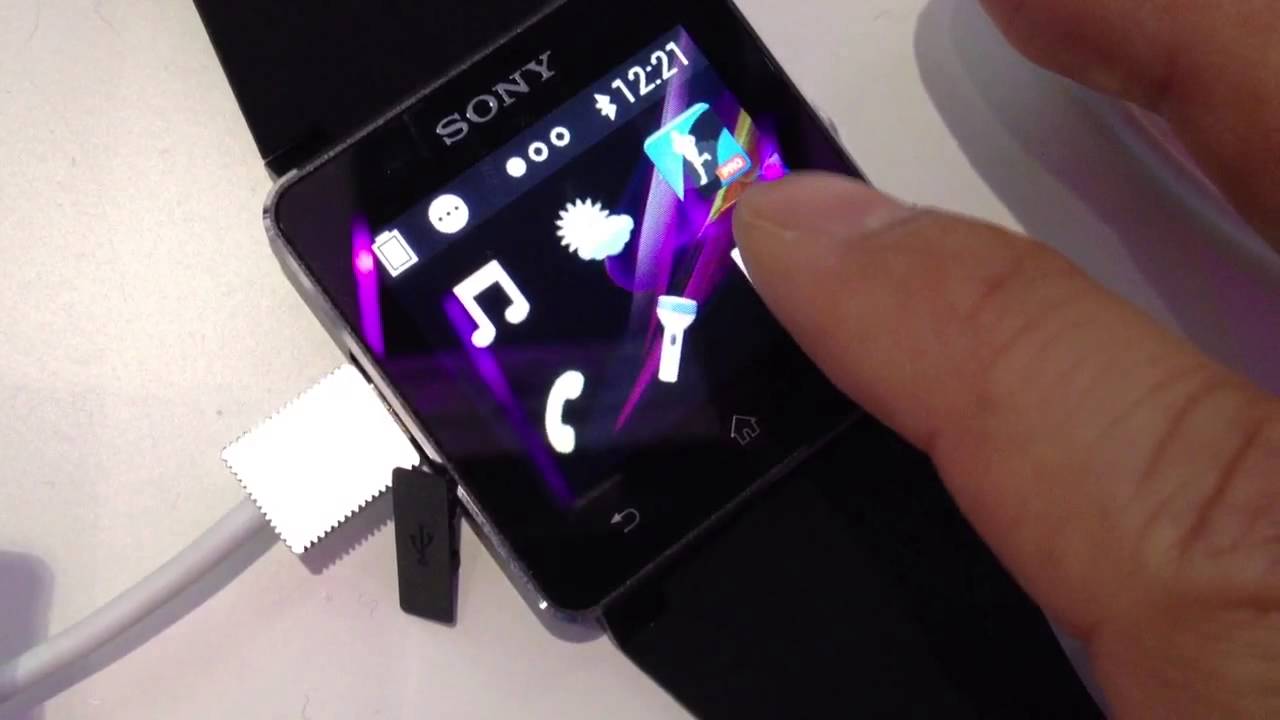 [IFA 2013] SONY presented ' SmartWatch 2', its water-resistant smartwatch with NFC