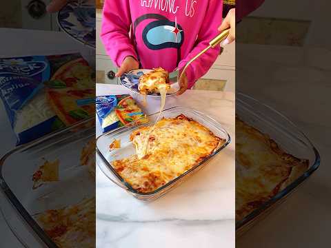 كنت مشغولة اليوم وما لقيت اسهل من صينية التورتيلا المحشية بالجبنة  