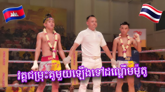 Chiroyli kiyimda pronushka jinsiy aloqa