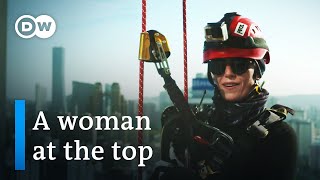 Istanbul's only woman façade cleaner | DW Documentary