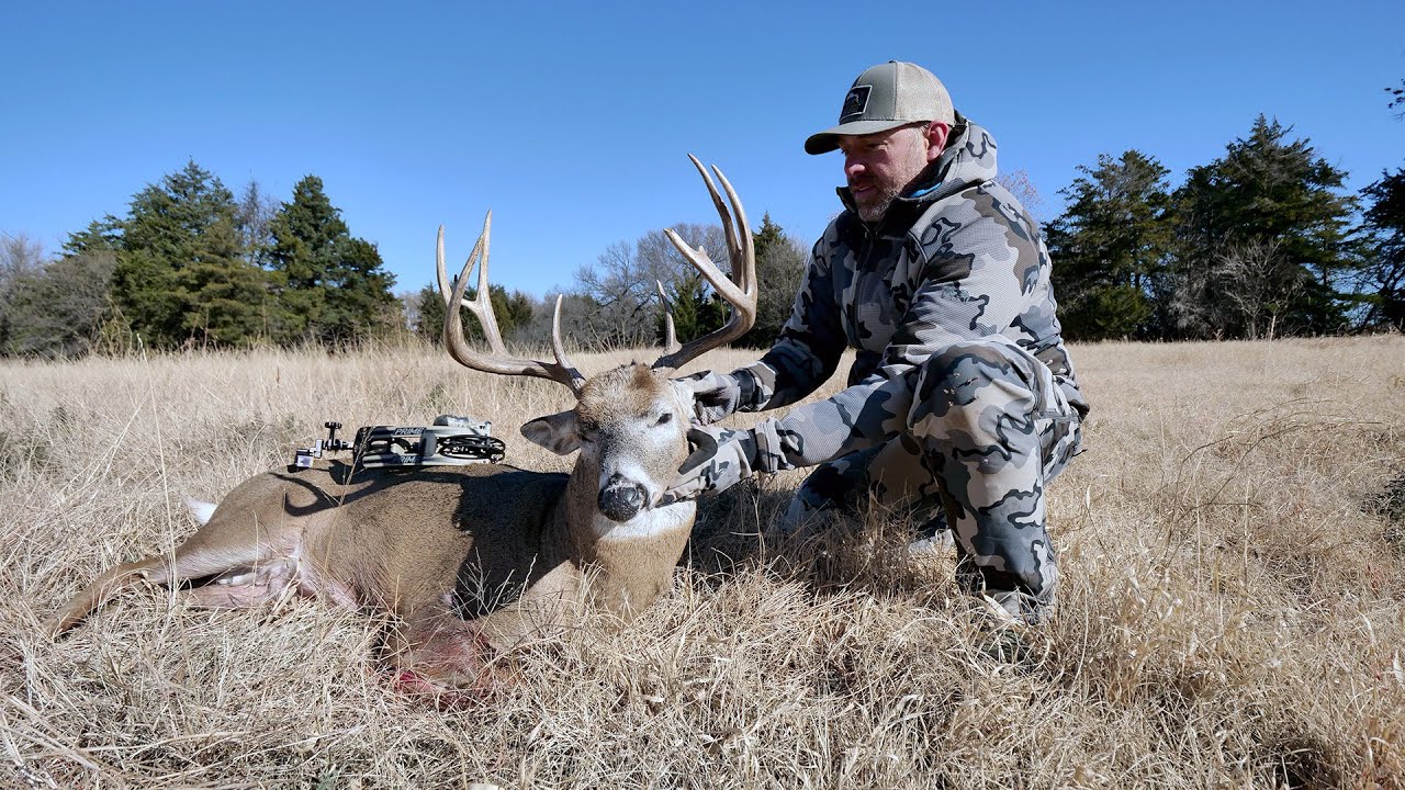 BIG BUCK THIRTY Oklahoma Whitetail Bow Hunt by SOLO HNTR YouTube