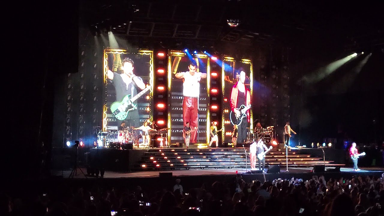 Jonas Brothers-Fly With Me, Live @ Jiffy Lube Live, Bristow VA