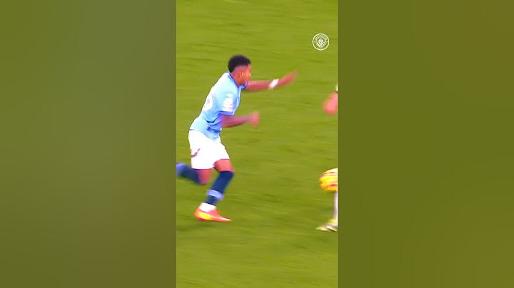 An OUTRAGEOUS assist from SAVINHO 🎯🇧🇷 #mancity #football #goals #shorts #shortsvideo #shortsfeed