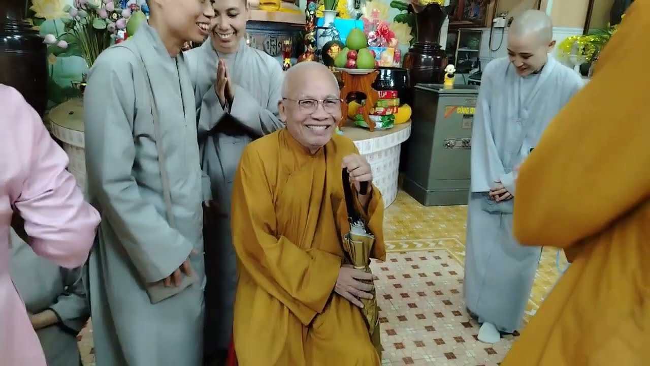 Фонг Хань поздравляет дзен-мастера Ан Лак Ханя с Новым годом!