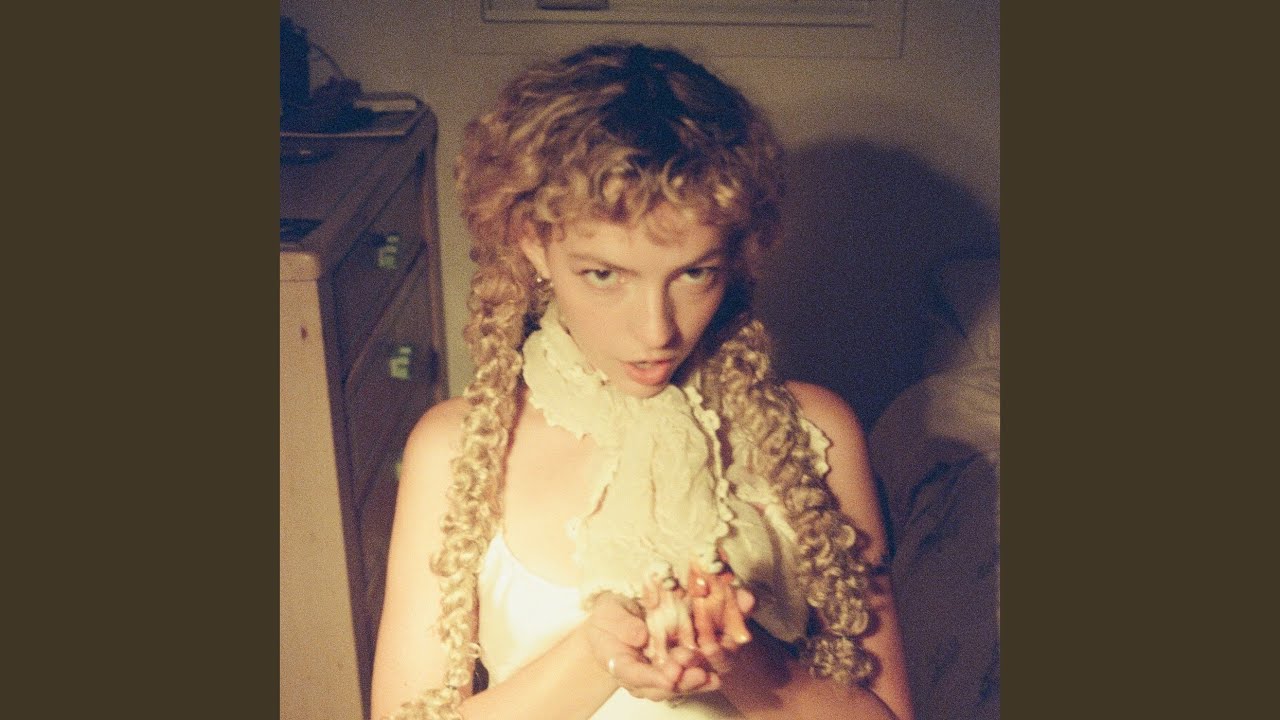 Guarda Luckiest su YouTube Guarda Luckiest su YouTube