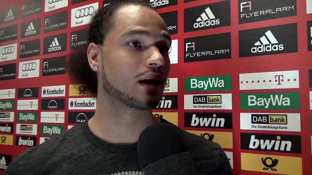 Sport Eagle Beko BBL Postgame FC Bayern Basketball vs. s.Oliver Baskets.mp4