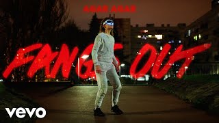 Agar Agar - Fangs Out (Clip officiel) Resimi