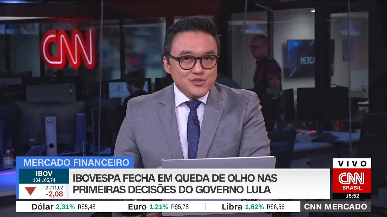 Ibovespa fecha em queda de olho nas primeiras decisões do governo Lula | 03/01/2023