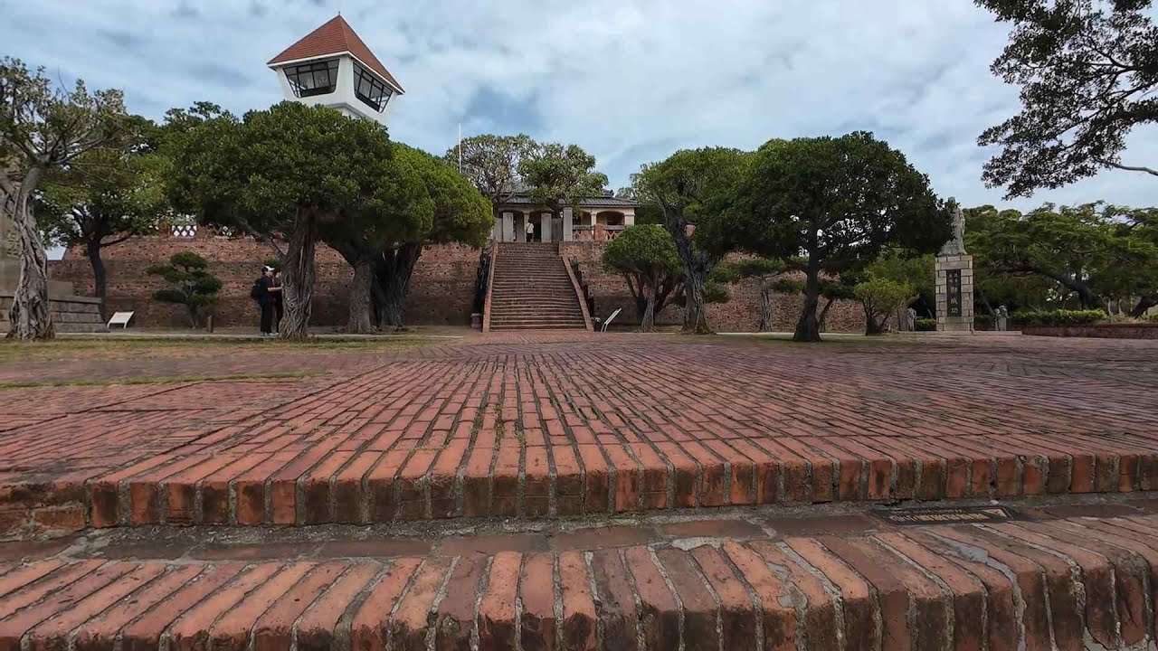 Tainan: the treehouse, green tunnel und Fort Zeelandia