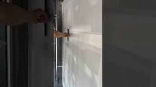 Enmasillando con la espátula de 10 “ Drywall #taping #Drywall #satisfying