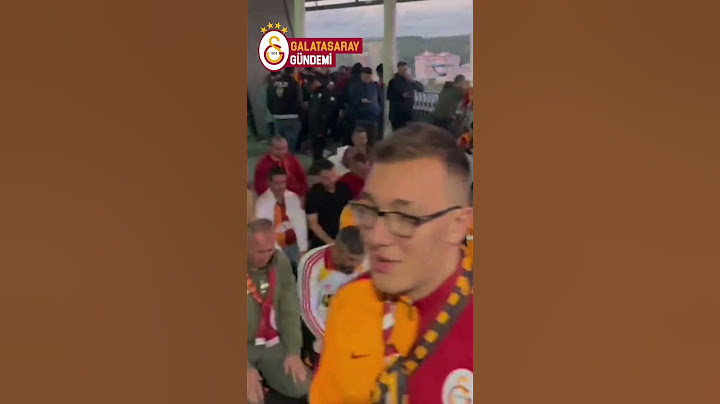 Elfsborg maçının devre arasında namaz kılan Galatasaraylı taraftarlar #shorts #galatasaray