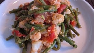 Green Bean & Cauliflower Casserole | A Quick & Easy How To Recipe
Green Bean & Cauliflower Casserole. This is another childhood favorite. My mom used to make this for us when we were kids. I think this is probably one of the few vegetable dishes I actually enjoyed. My moms version shed use potatoes but I switched those out and used Cauliflower instead. She would also use bacon which you could easily do..either way what youll end up with is a healthy yet hearty side dish!
Full Recipe & Pics:
http://rockybarragan.com/green-bean-side-dish/
Ingredient List
Green Beans
Canned Tomatoes
Cauliflower
Onion
Salt
Pepper
Oregano
Olive Oil Spray
Full Recipe:
http://www.rockybarragan.com
Follow Me:
Twitter: rockybarragan
Facebook: rockybarragan
Instagram: rockybarragan Green Bean & Cauliflower Casserole | A Quick & Easy How To Recipe