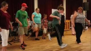 Download lagu Beaudoin Family teaching Quebecois style step dancing Beaudoin Family teaching Quebecois style step dancing