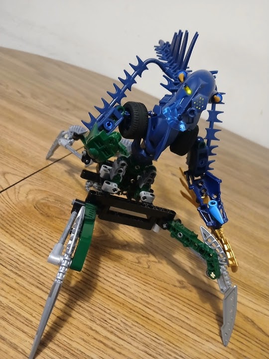 Bionicle Moc's Showcase #18 Gavilla the Scientist