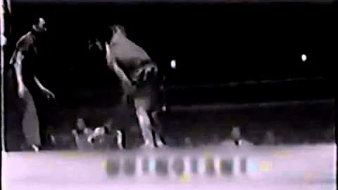 Kyokushin vs Muay Thai in 1964. Akio Fujihira vs H...