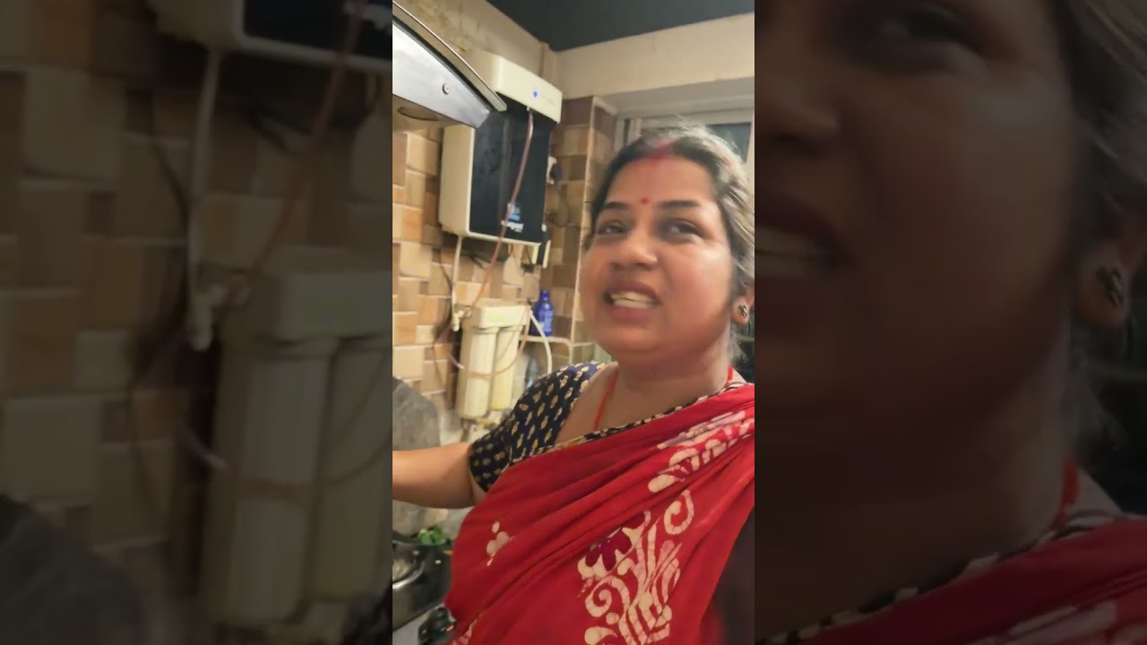 সব বাড়ি কাজ করি!কতো কতো রান্না করতে হয়,আমার স্বামী আর রং মাখায়না 😭