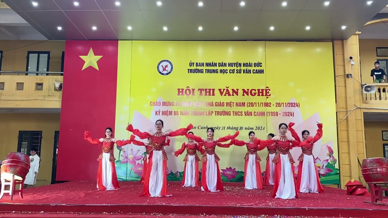 Mashup Một vòng Việt Nam/Fake Love/Trống cơm - Chi đội 8A1 trường THCS Vân Canh (2024-2025)